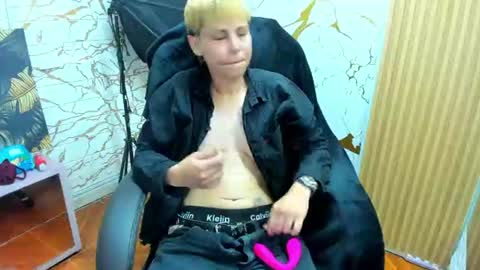 Snapshot of tomboygirl69 chatting on July 11, 1:30 am tomboygirl69 online show from July 11, 1:30 am