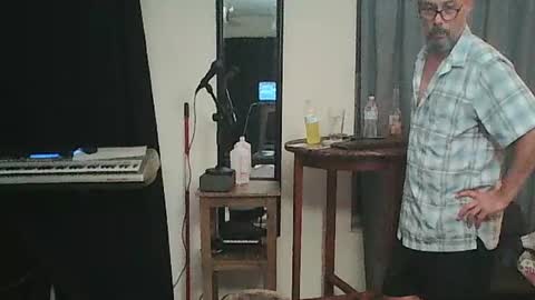 Snapshot of tomcatsawyer chatting on July 1, 1:40 am sirmuggsalot online show from July 1, 1:40 am