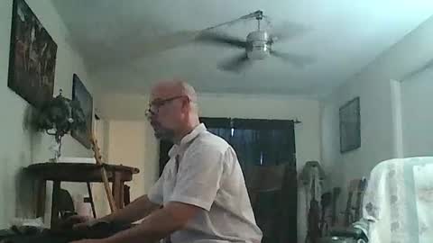 Snapshot of tomcatsawyer chatting on July 13, 9:06 pm sirmuggsalot online show from July 13, 9:06 pm