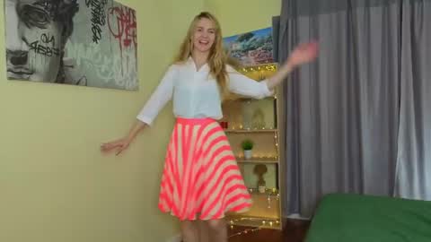 Snapshot of tomikavilandre chatting on July 4, 7:09 pm Lana online show from July 4, 7:09 pm
