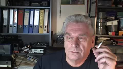 Snapshot of tomm220 chatting on January 15, 10:46 pm tomm220 online show from January 15, 10:46 pm