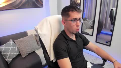 Tomas online show from March 17, 3:44 am