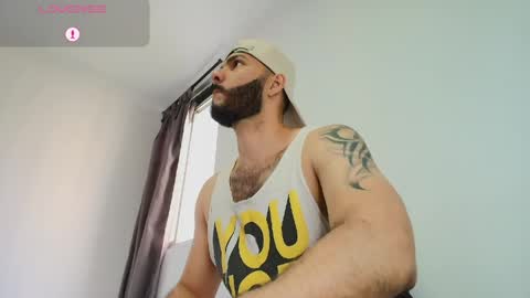 Snapshot of tommel_bailey chatting on May 25, 12:22 pm Tommel Bailey online show from May 25, 12:22 pm