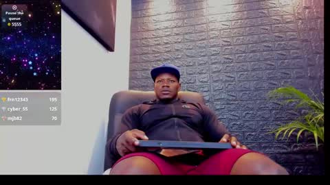 Snapshot of tommike388 chatting on February 9, 4:25 am Tom Mike online show from February 9, 4:25 am