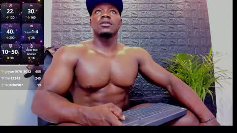 Snapshot of tommike388 chatting on February 14, 5:25 pm Tom Mike online show from February 14, 5:25 pm