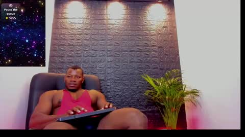 Snapshot of tommike388 chatting on February 21, 2:50 am Tom Mike online show from February 21, 2:50 am