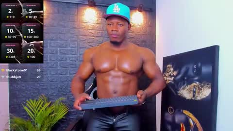 Snapshot of tommike388 chatting on October 11, 11:25 pm Tom Mike online show from October 11, 11:25 pm