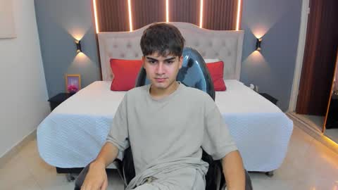 Tommy  online show from January 6, 5:33 am