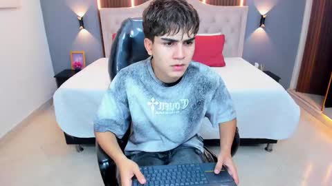 Tommy  online show from January 8, 3:20 am