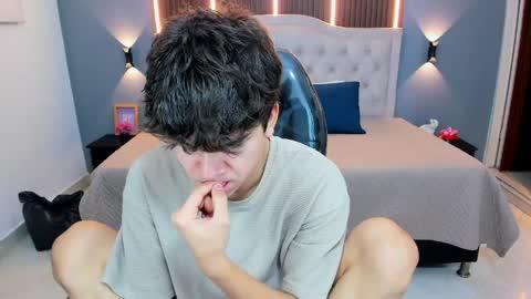 Tommy  online show from April 7, 3:29 am