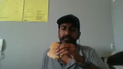 Snapshot of tommy_007_vercetti chatting on January 23, 9:39 am Tommy Vercetti online show from January 23, 9:39 am