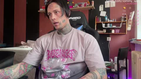 Tommy and Katana online show from December 13, 7:58 am