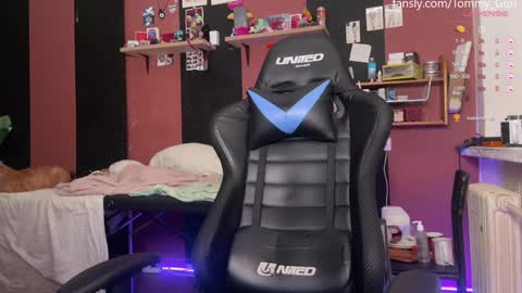 Tommy and Katana online show from December 13, 6:38 pm