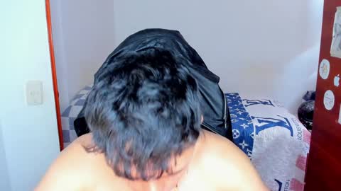 Snapshot of tommy_bred chatting on January 17, 8:00 pm Twitter BreddTommy IG tommy bredd online show from January 17, 8:00 pm