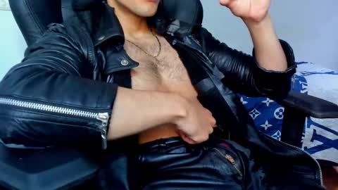 Snapshot of tommy_bred chatting on February 10, 9:04 pm Twitter BreddTommy IG tommy bredd online show from February 10, 9:04 pm