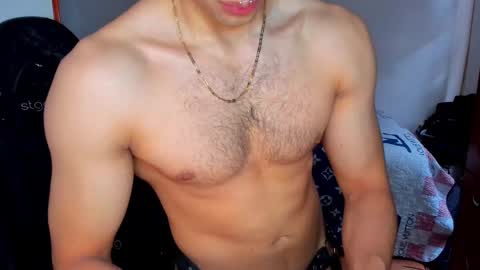 Snapshot of tommy_bred chatting on February 16, 4:53 pm Twitter BreddTommy IG tommy bredd online show from February 16, 4:53 pm