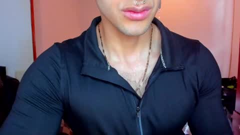 Snapshot of tommy_bred chatting on February 19, 6:54 pm Twitter BreddTommy IG tommy bredd online show from February 19, 6:54 pm