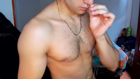 Snapshot of tommy_bred chatting on March 10, 6:34 pm Twitter BreddTommy IG tommy bredd online show from March 10, 6:34 pm