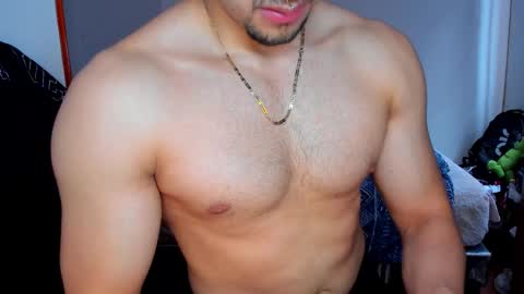 Snapshot of tommy_bred chatting on November 9, 3:10 pm Twitter BreddTommy IG tommy bredd online show from November 9, 3:10 pm