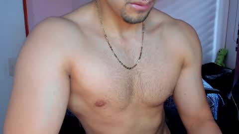 Snapshot of tommy_bred chatting on November 16, 5:40 pm Twitter BreddTommy IG tommy bredd online show from November 16, 5:40 pm