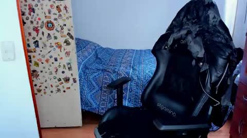 Snapshot of tommy_bred chatting on November 23, 6:30 pm Twitter BreddTommy IG tommy bredd online show from November 23, 6:30 pm