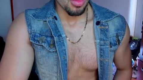 Snapshot of tommy_bred chatting on November 29, 6:11 pm Twitter BreddTommy IG tommy bredd online show from November 29, 6:11 pm