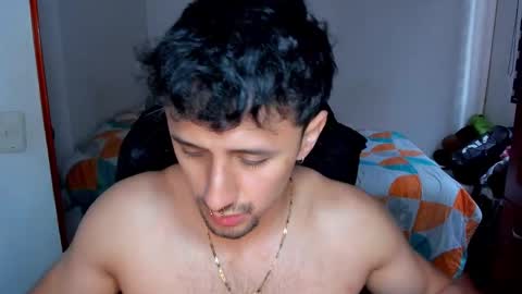 Snapshot of tommy_bred chatting on December 13, 7:53 pm Twitter BreddTommy IG tommy bredd online show from December 13, 7:53 pm