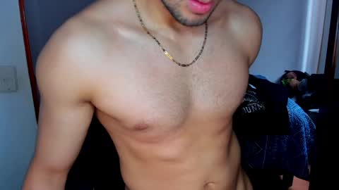 Twitter BreddTommy IG tommy bredd online show from April 11, 4:44 pm