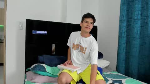 Snapshot of tommy_carlos chatting on October 4, 8:12 am online show from October 4, 8:12 am