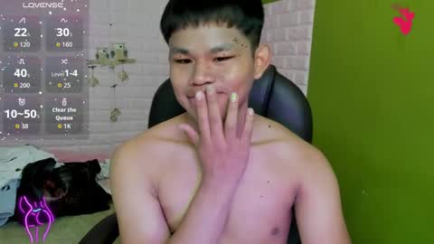 Snapshot of tommy_cherry chatting on November 22, 4:06 pm Tommy online show from November 22, 4:06 pm