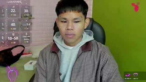 Snapshot of tommy_cherry chatting on November 23, 4:18 pm Tommy online show from November 23, 4:18 pm