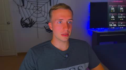 Snapshot of tommy_cumfinger chatting on December 7, 6:32 am Tommy online show from December 7, 6:32 am