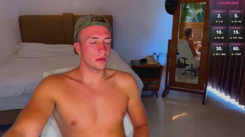 Snapshot of tommy_cumfinger chatting on November 12, 3:29 am Tommy online show from November 12, 3:29 am