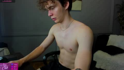 Snapshot of tommy_jamm chatting on February 17, 12:59 pm Tommy online show from February 17, 12:59 pm