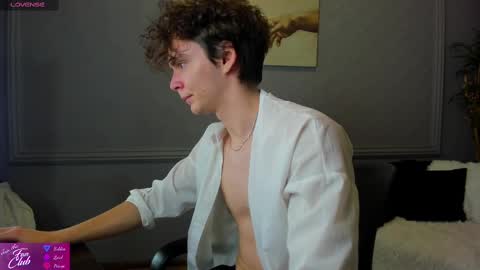 Snapshot of tommy_jamm chatting on February 17, 7:10 pm Tommy online show from February 17, 7:10 pm