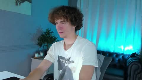 Snapshot of tommy_jamm chatting on October 14, 3:13 pm Tommy online show from October 14, 3:13 pm