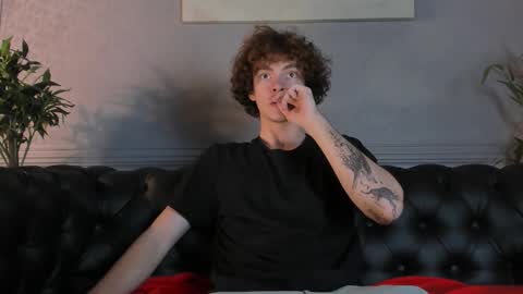 Snapshot of tommy_jamm chatting on November 13, 9:52 am Tommy online show from November 13, 9:52 am