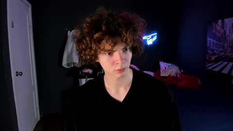 Snapshot of tommy_jamm chatting on December 5, 2:25 pm Tommy online show from December 5, 2:25 pm