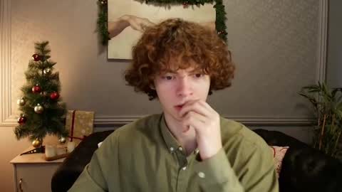 Snapshot of tommy_jamm chatting on December 17, 7:47 am Tommy online show from December 17, 7:47 am