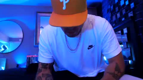 Snapshot of tommy_knuckles chatting on June 28, 10:16 pm Tommy online show from June 28, 10:16 pm