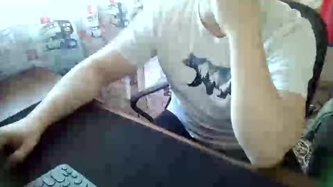 Snapshot of tommy_li_2 chatting on January 25, 9:04 am Tommi Li online show from January 25, 9:04 am