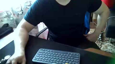 Snapshot of tommy_li_2 chatting on February 1, 9:54 am Tommi Li online show from February 1, 9:54 am