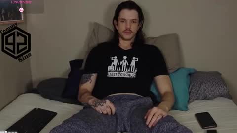 Snapshot of tommy_sins92 chatting on November 18, 8:24 pm Tommy Sins online show from November 18, 8:24 pm