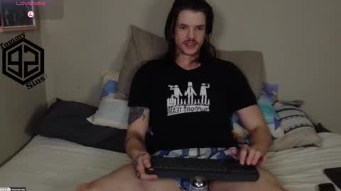 Snapshot of tommy_sins92 chatting on November 20, 2:17 pm Tommy Sins online show from November 20, 2:17 pm