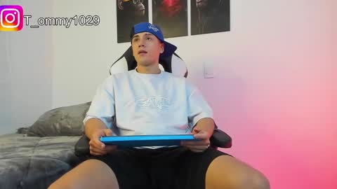 Snapshot of tommy_vm chatting on January 22, 3:52 am Tommy online show from January 22, 3:52 am