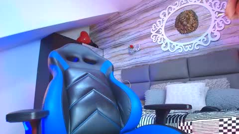 Snapshot of tommy_will chatting on February 28, 10:39 pm tommy_will online show from February 28, 10:39 pm