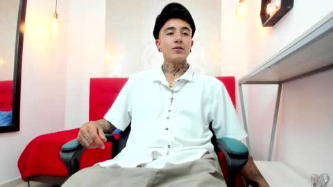 Snapshot of tommy_will chatting on November 23, 3:39 am tommy_will online show from November 23, 3:39 am