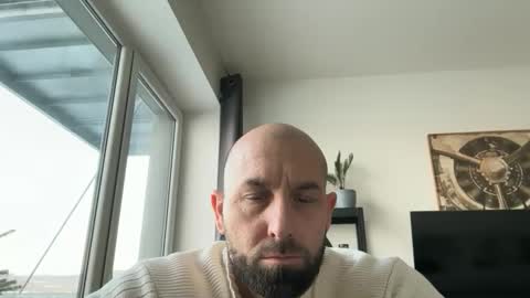 Thomas Fit online show from January 8, 7:43 am