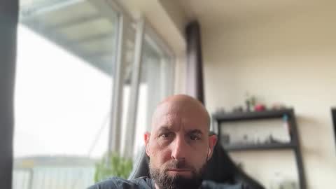 Thomas Fit online show from April 14, 12:00 pm