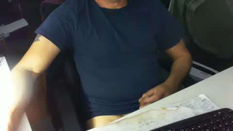 Tom online show from November 15, 3:52 pm